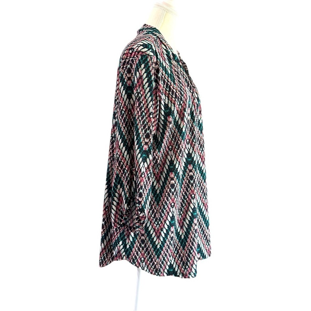 White Birch Multicolor Geometric Blouse Size 1X - Picture 4 of 5